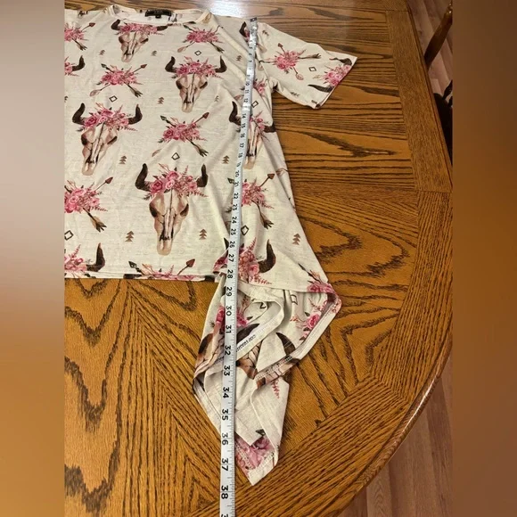 L&B Floral Skull Print Top - Pink and Cream - Picture 6 of 10